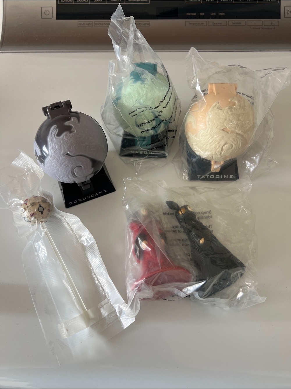 Star Wars Collectible Mini Planets & Figures Set